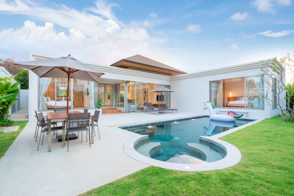 Pool Deck Pouring in Fort Pierce