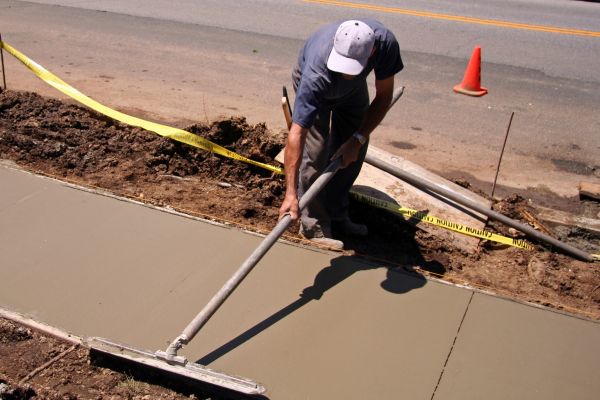 Sidewalk Building in Fort Pierce